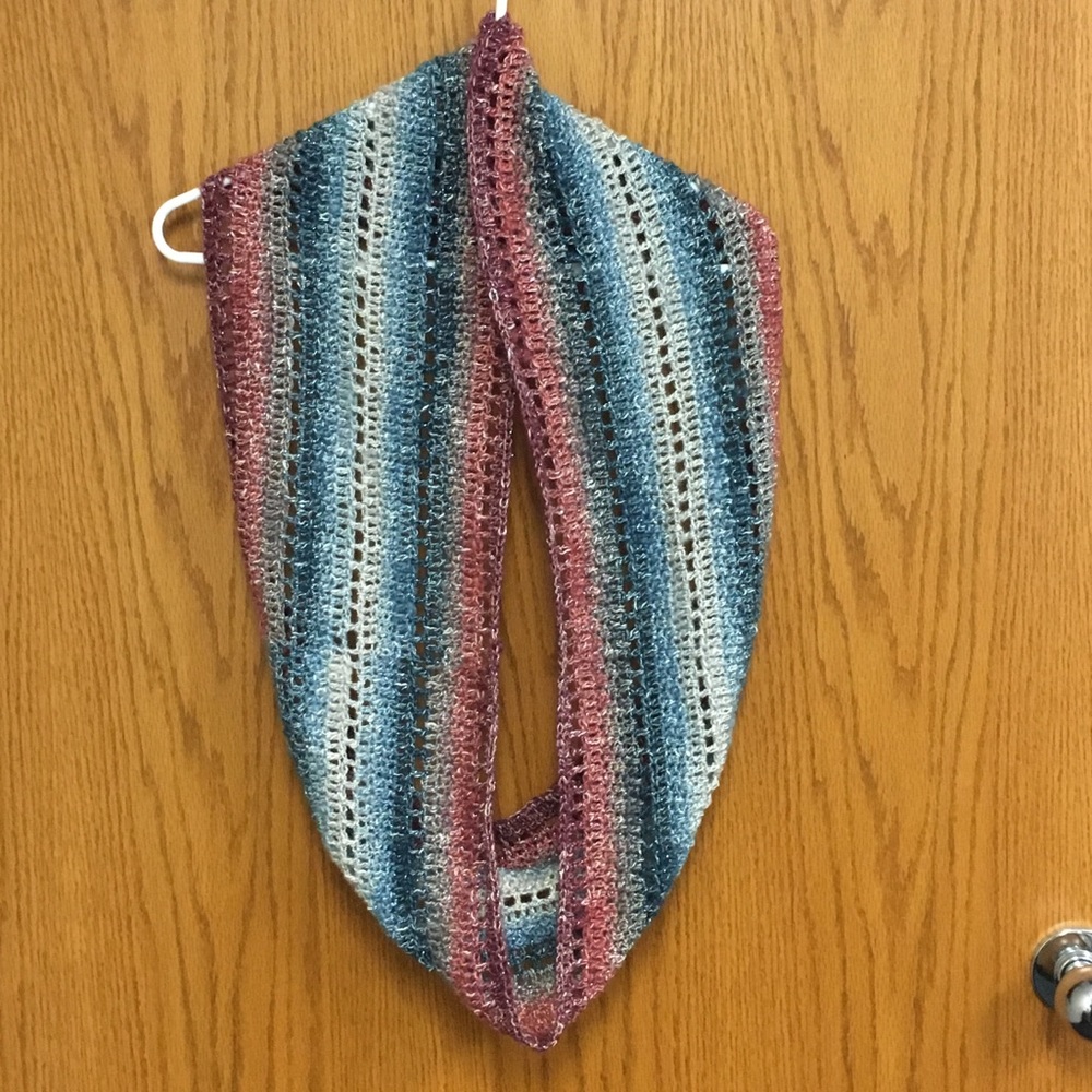 Handmade crocheted infinity scarf coral teal blue - Picture 2 of 5